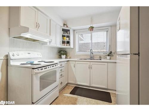 37-506 Normandy Street, Oshawa, ON - Indoor Photo Showing Kitchen