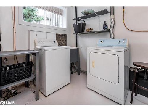 19-358 Little Avenue, Barrie, ON - Indoor Photo Showing Laundry Room