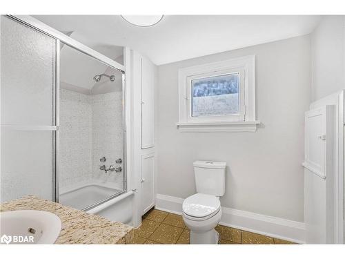 115 Colborne Street W, Orillia, ON - Indoor Photo Showing Bathroom