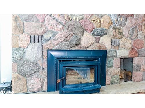 39 Maplecrest Crt Court, Oro-Medonte, ON - Indoor With Fireplace