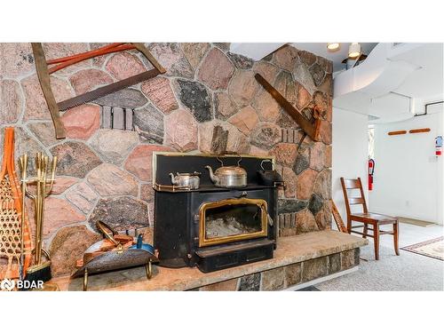 39 Maplecrest Crt Court, Oro-Medonte, ON - Indoor With Fireplace