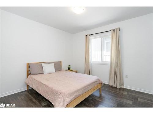 247 Diana Drive, Orillia, ON - Indoor Photo Showing Bedroom