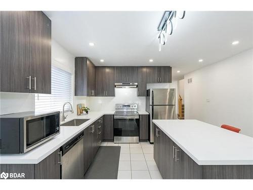 247 Diana Drive, Orillia, ON - Indoor Photo Showing Kitchen With Upgraded Kitchen