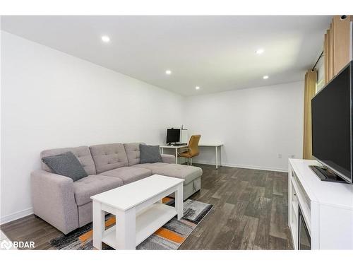 247 Diana Drive, Orillia, ON - Indoor Photo Showing Living Room