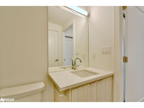 703-185 Dunlop Street E, Barrie, ON - Indoor Photo Showing Bathroom