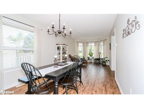 68 Stoneybrook Crescent, Barrie, ON - Indoor Photo Showing Dining Room