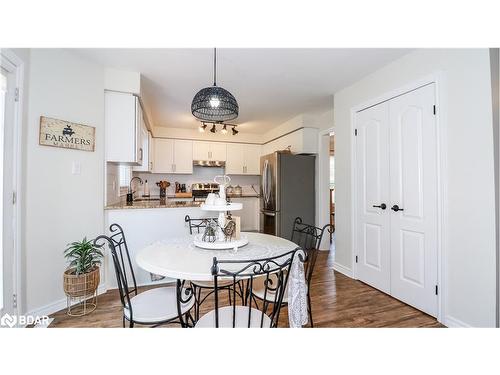 68 Stoneybrook Crescent, Barrie, ON - Indoor Photo Showing Dining Room