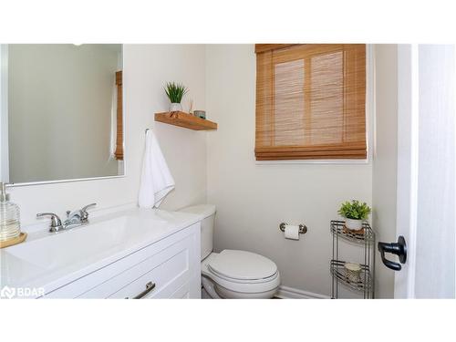 68 Stoneybrook Crescent, Barrie, ON - Indoor Photo Showing Bathroom