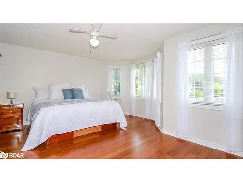 68 Stoneybrook Crescent, Barrie, ON - Indoor Photo Showing Bedroom