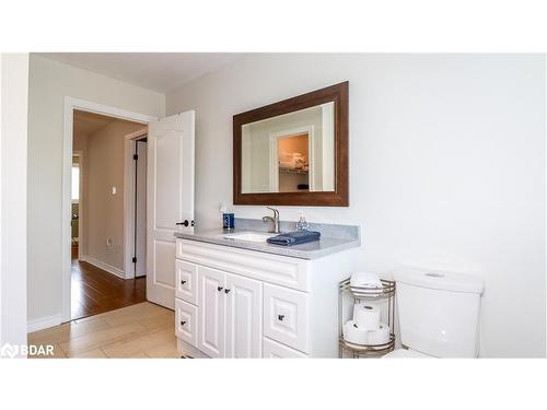 68 Stoneybrook Crescent, Barrie, ON - Indoor Photo Showing Bathroom