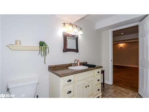 68 Stoneybrook Crescent, Barrie, ON - Indoor Photo Showing Bathroom