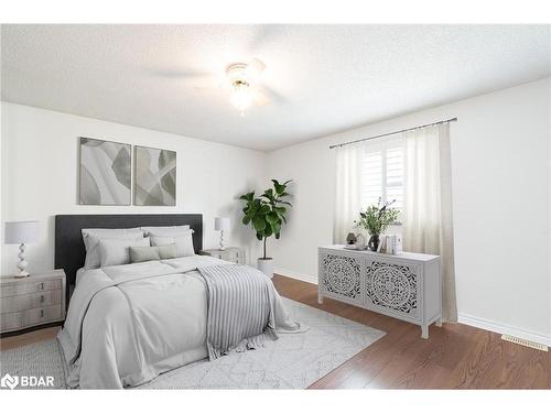 9 Coles Street, Barrie, ON - Indoor Photo Showing Bedroom