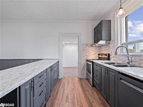 316910 Highway 6, Chatsworth, ON - Indoor Photo Showing Kitchen With Double Sink With Upgraded Kitchen