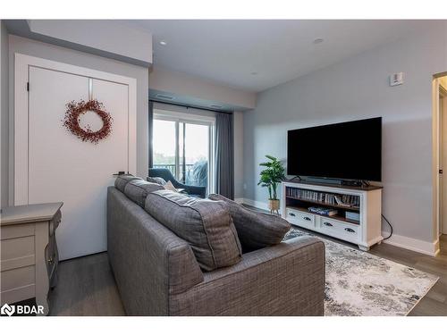 410-5 Chef Lane, Barrie, ON - Indoor Photo Showing Living Room