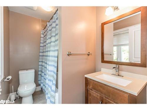 16 Gray Lane, Barrie, ON - Indoor Photo Showing Bathroom