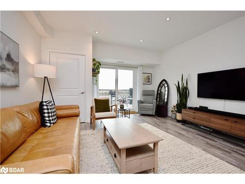 404-20 Koda Street, Barrie, ON - Indoor Photo Showing Living Room