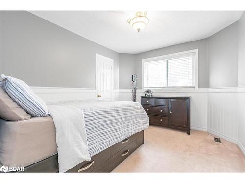 48 Windsor Crescent, Barrie, ON - Indoor Photo Showing Bedroom