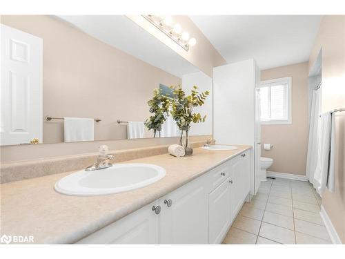 48 Windsor Crescent, Barrie, ON - Indoor Photo Showing Bathroom