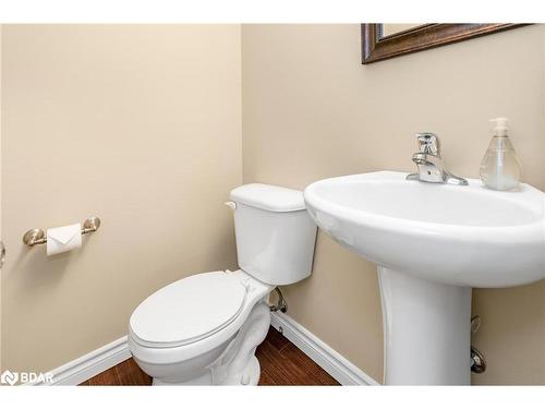 48 Windsor Crescent, Barrie, ON - Indoor Photo Showing Bathroom