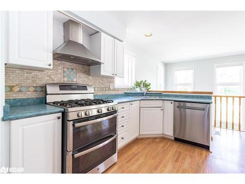 54 Kingsridge Road, Barrie, ON - Indoor Photo Showing Kitchen