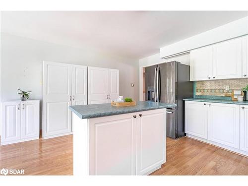 54 Kingsridge Road, Barrie, ON - Indoor Photo Showing Kitchen