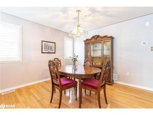 54 Kingsridge Road, Barrie, ON - Indoor Photo Showing Dining Room