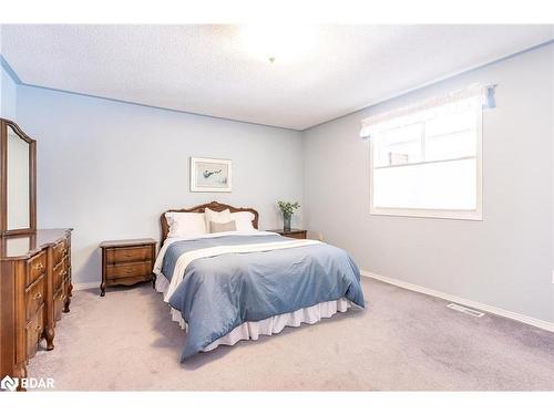 54 Kingsridge Road, Barrie, ON - Indoor Photo Showing Bedroom