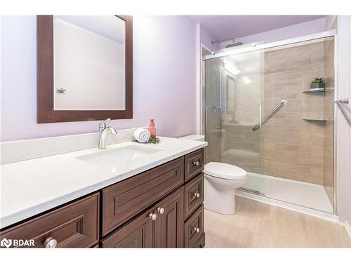 54 Kingsridge Road, Barrie, ON - Indoor Photo Showing Bathroom