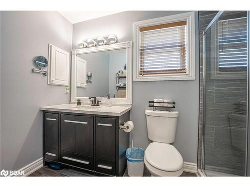 214 Mapleton Avenue, Barrie, ON - Indoor Photo Showing Bathroom