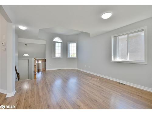 4 Shalom Way, Barrie, ON - Indoor Photo Showing Other Room