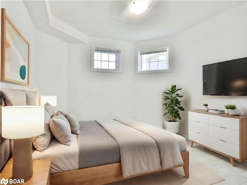 4 Shalom Way, Barrie, ON - Indoor Photo Showing Bedroom