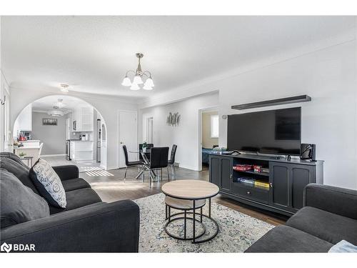 36 Fawell Avenue, St. Catharines, ON - Indoor Photo Showing Living Room