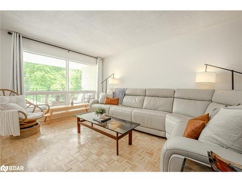 26A Lount Street, Barrie, ON - Indoor Photo Showing Living Room