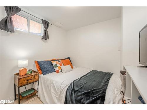 26A Lount Street, Barrie, ON - Indoor Photo Showing Bedroom