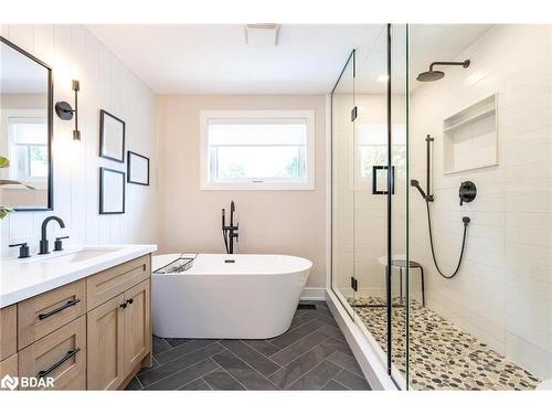 993 Whitney Crescent, Midland, ON - Indoor Photo Showing Bathroom