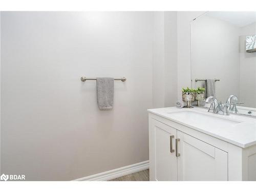 131 Rodney Street, Collingwood, ON - Indoor Photo Showing Bathroom