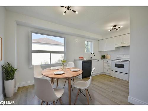 8 Wildwood Trail, Barrie, ON - Indoor Photo Showing Dining Room