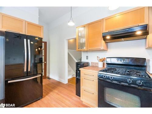 315 Scott Street, Midland, ON - Indoor Photo Showing Kitchen