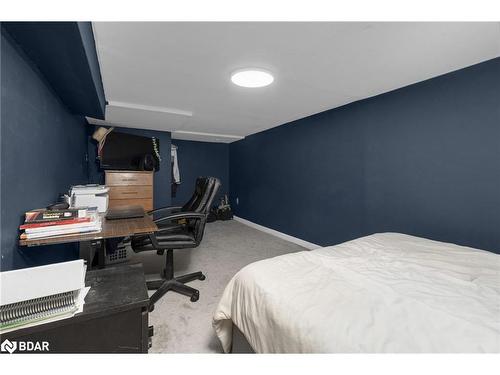 7 Napier Street, Barrie, ON - Indoor Photo Showing Bedroom