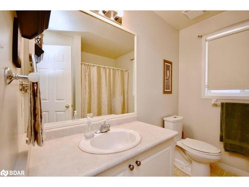 205 Country Lane, Barrie, ON - Indoor Photo Showing Bathroom