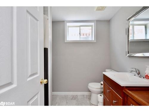 205 Country Lane, Barrie, ON - Indoor Photo Showing Bathroom