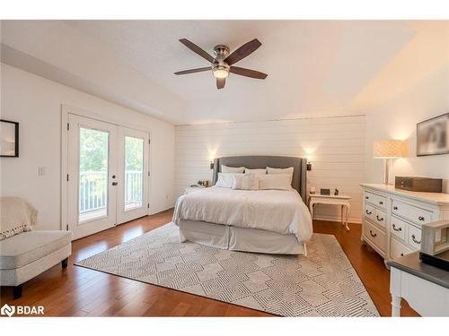 16 Bridle Path, Oro-Medonte, ON - Indoor Photo Showing Bedroom