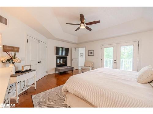 16 Bridle Path, Oro-Medonte, ON - Indoor Photo Showing Bedroom