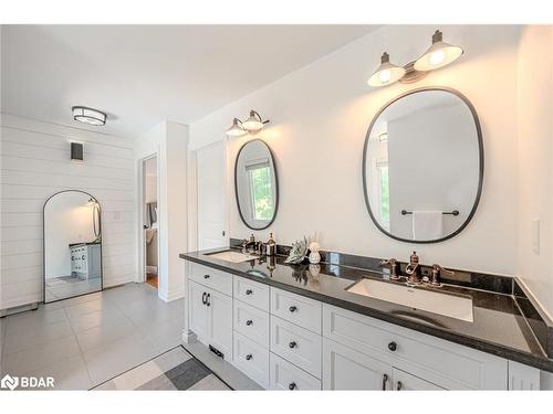 16 Bridle Path, Oro-Medonte, ON - Indoor Photo Showing Bathroom