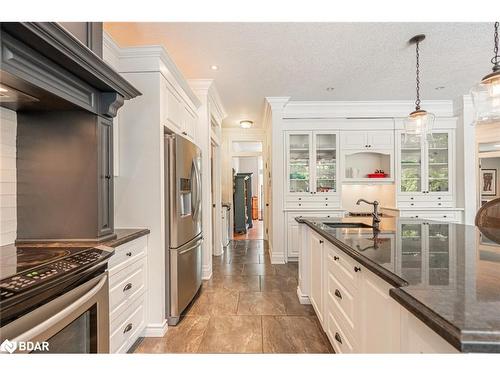 16 Bridle Path, Oro-Medonte, ON - Indoor Photo Showing Kitchen