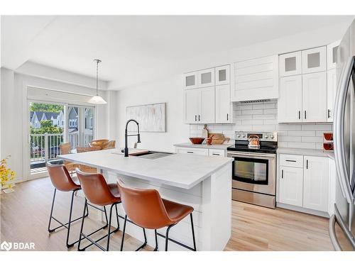 5-52 Providence Way, Wasaga Beach, ON - Indoor Photo Showing Kitchen With Stainless Steel Kitchen With Upgraded Kitchen