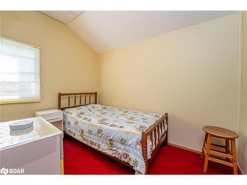 304 Old Mosley Street, Wasaga Beach, ON - Indoor Photo Showing Bedroom