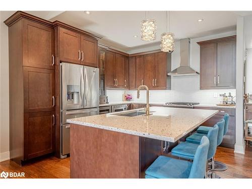 158 Mennill Drive, Minesing, ON - Indoor Photo Showing Kitchen