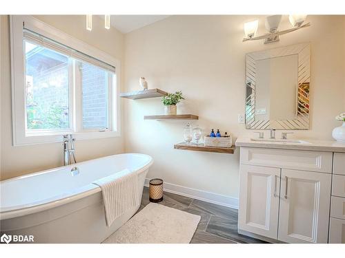 158 Mennill Drive, Minesing, ON - Indoor Photo Showing Bathroom