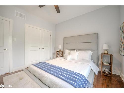 158 Mennill Drive, Minesing, ON - Indoor Photo Showing Bedroom